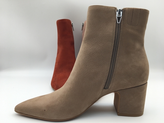 botas aguçados do tornozelo do vestido do dedo do pé das mulheres, couro macio do nappa da camurça da vaca com zíper de YKK, saltos da madeira maciça com outsole de borracha