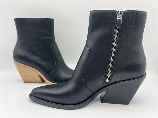 Os saltos altos da pintura à pistola da madeira maciça, botas do vestido das mulheres de couro do nappa macio preto da vaca, apontaram botas do tornozelo do dedo do pé