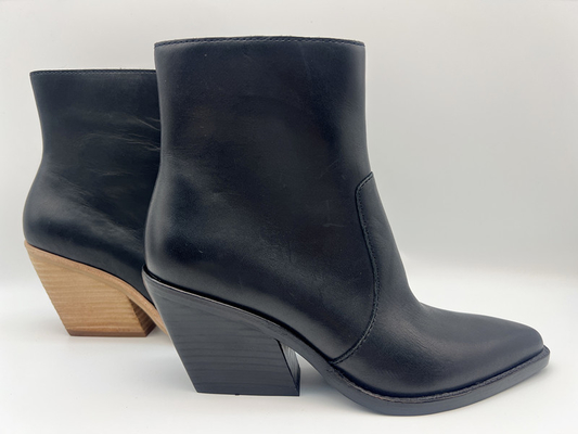 Os saltos altos da pintura à pistola da madeira maciça, botas do vestido das mulheres de couro do nappa macio preto da vaca, apontaram botas do tornozelo do dedo do pé