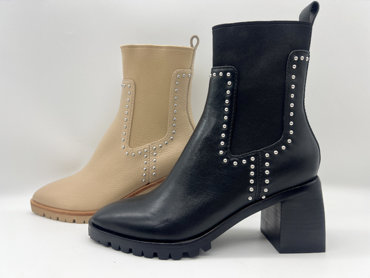 Botas bronzeados do tornozelo do vestido das mulheres de couro da vaca macia com os parafusos prisioneiros do eixo no metal, salto quadrado do Abs, outsole de TPR com látex pusable