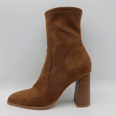 As botas de couro do vestido das mulheres da camurça da vaca esquadram Toe Lt Brown TPR Outsole com o látex de Pusable