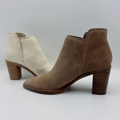 As botas de couro do vestido das mulheres feitas sob encomenda desossam a parte superior macia do couro da camurça de Nappa/vaca
