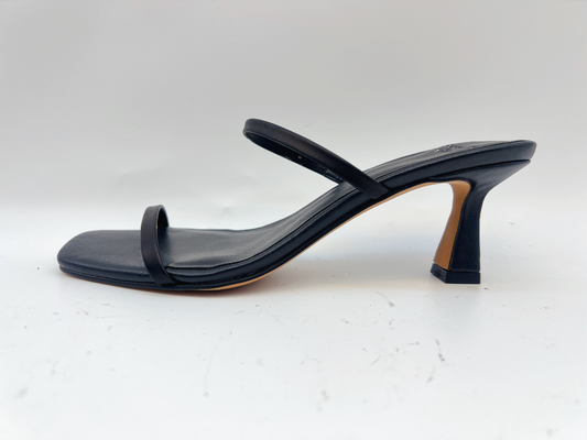 Um dos deslizadores de pouco peso do verão da correia salto preto Toe Shoes aberto baixo