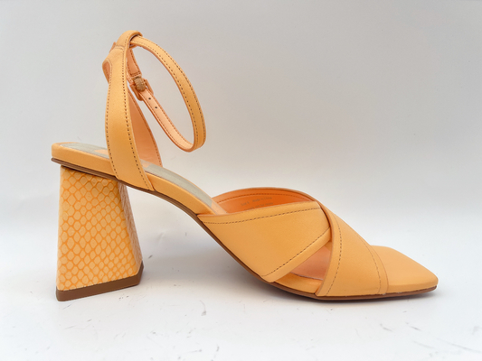 A laranja colocou saltos deslizadores transversais da correia das mulheres de couro do ODM/OEM de Toe Sandals do quadrado