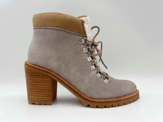 O velo macio ata acima o OEM bege do ODM das botas do tornozelo das mulheres impermeáveis das botas