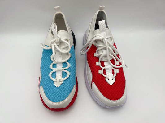 O lazer das mulheres azuis vermelhas calça o plutônio macio de Nappa com uma unidade Outsole de borracha