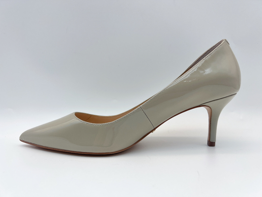 As mulheres macias do couro envernizado bombeiam o osso Toe Low Heel Pumps apontado 3cm das sapatas