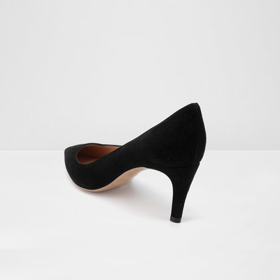 Os saltos finos apontaram Toe Leather Shoes, o deslizamento de 3 mulheres negras da polegada em sapatas de vestido