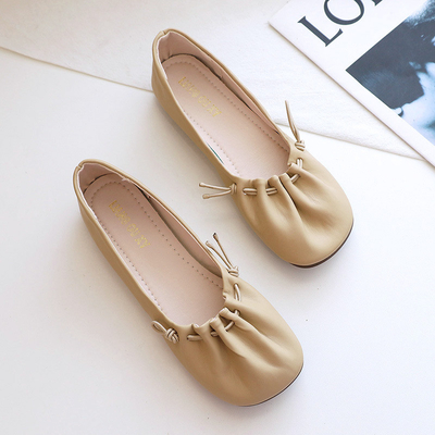 Sapatas lisas do bailado macio da cor sólida, o quadrado branco Toe Crinkled Rubber Flat Shoes das mulheres