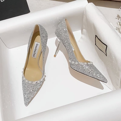 Bombas do casamento das senhoras da mola, pérola brilhante dourada Crystal Shoes da pele de carneiro