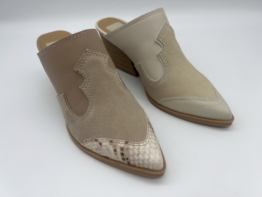Toe Shoes Tan aguçado das mulheres do OEM/fora dos calçados casuais brancos com TPR Outsole