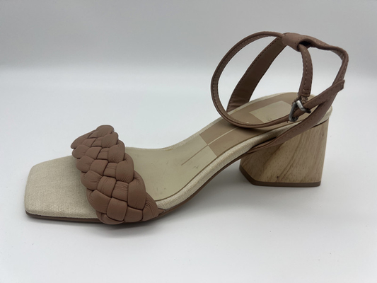 As sandálias de Tan Woven Ladies Soft Leather olham Toe With Metal Buckle