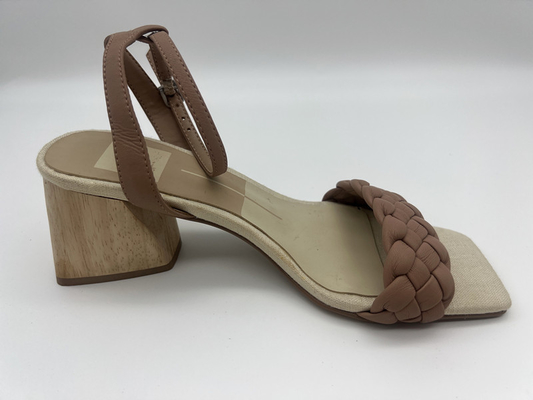 As sandálias de Tan Woven Ladies Soft Leather olham Toe With Metal Buckle