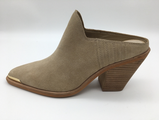 Camurça macia Chunky Heel Dress Shoes da vaca das sapatas de vestido de Tan Beige Closed Toe Womens