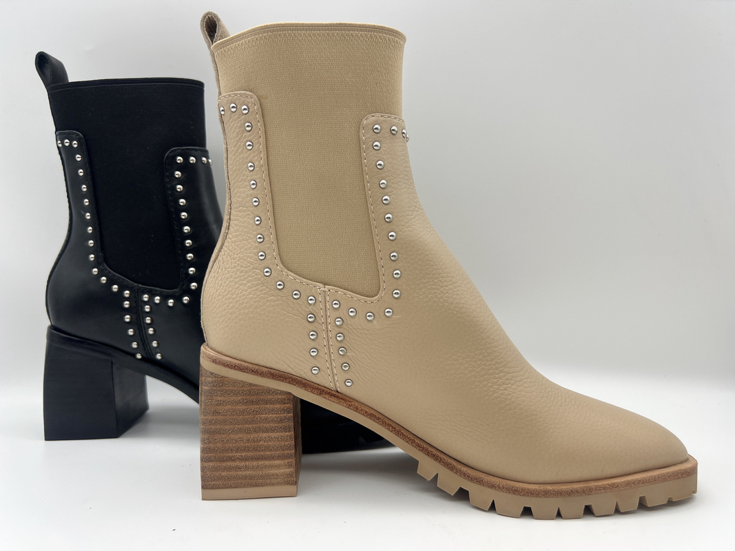 Botas bronzeados do tornozelo do vestido das mulheres de couro da vaca macia com os parafusos prisioneiros do eixo no metal, salto quadrado do Abs, outsole de TPR com látex pusable