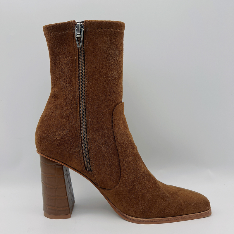 As botas de couro do vestido das mulheres da camurça da vaca esquadram Toe Lt Brown TPR Outsole com o látex de Pusable